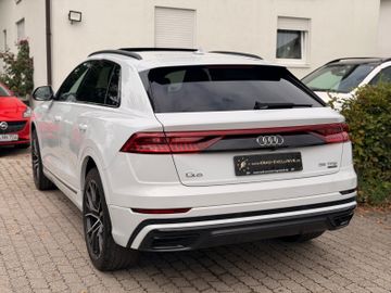 Audi Q8 - 8
