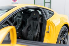 Fahrzeugabbildung Ferrari F12 Berlinetta Giallo Modena *MwSt./Scheckheft*