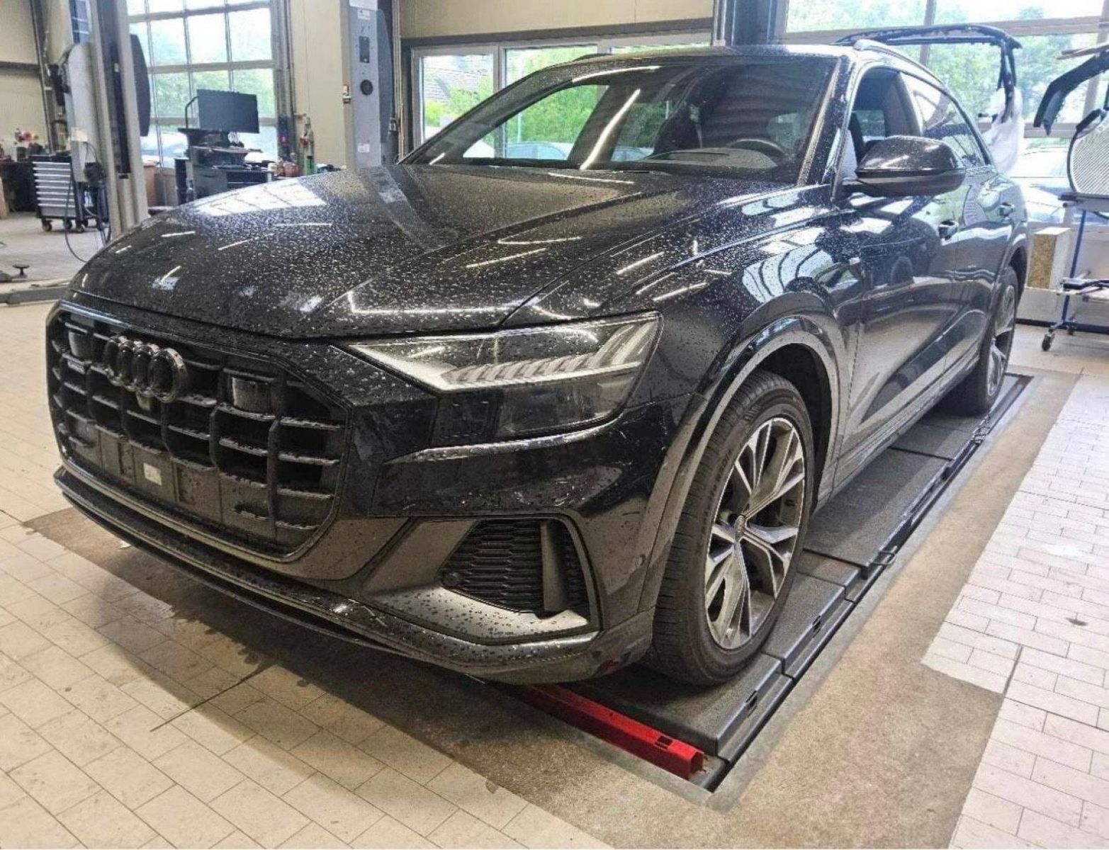AUDI Q8 50 TDI - S LINE / S-SITZE / 360° / HD-MATRIX