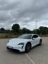 Porsche Taycan Cross Turismo 4 - Porsche Taycan: Coupe