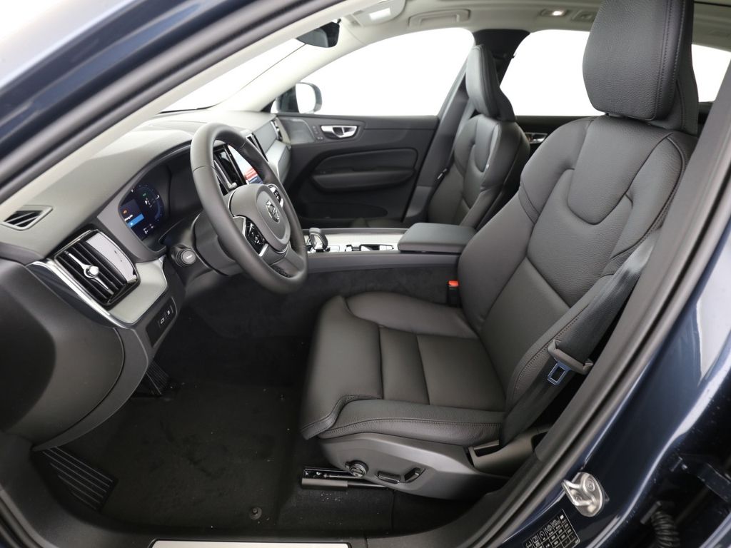 Volvo XC60 Plus Dark Recharge Plug-In Hybrid AWD T8 Tw imagem 3