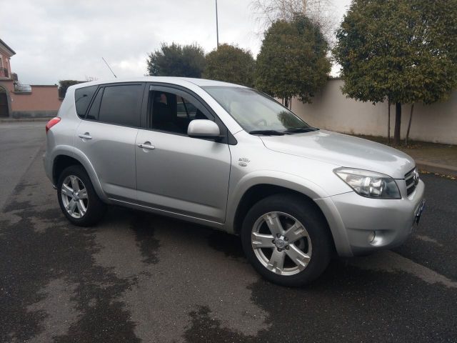 Toyota RAV 4 2.2 4WD D-4D Luxuri