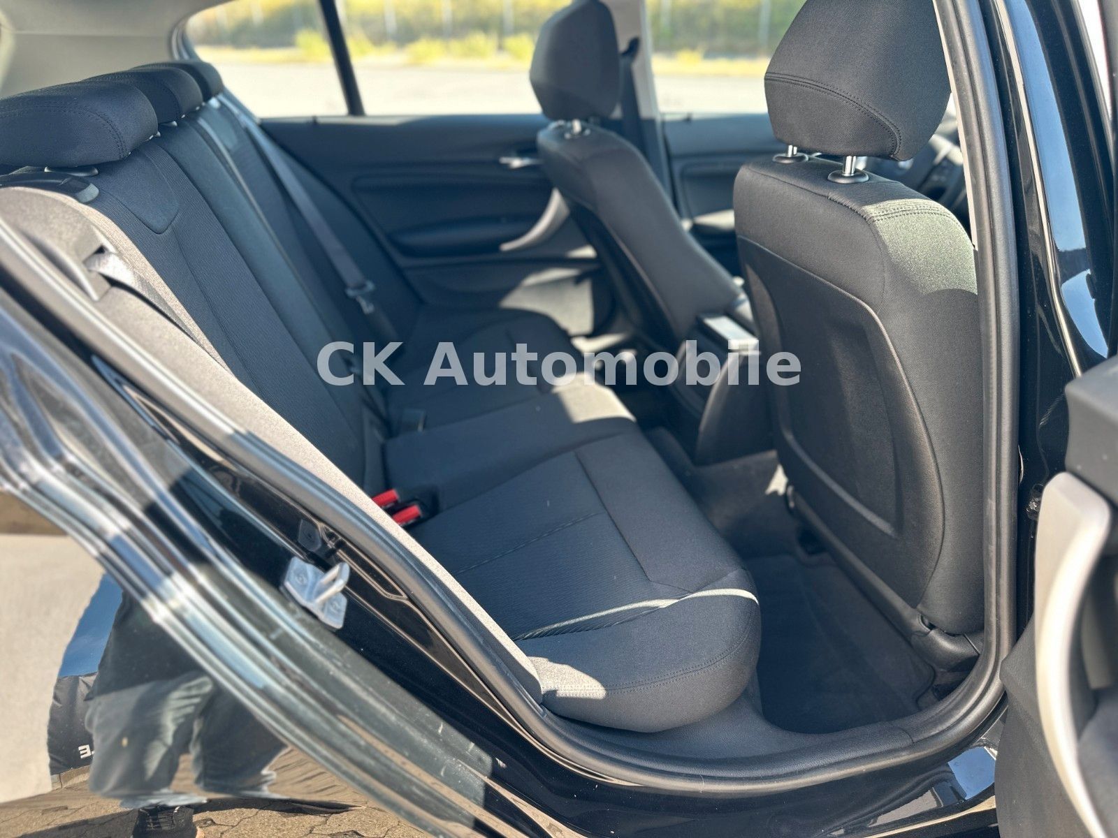 Fahrzeugabbildung BMW 118i Lim. 5-trg. /Klimaautomatik/SHZ/PDC