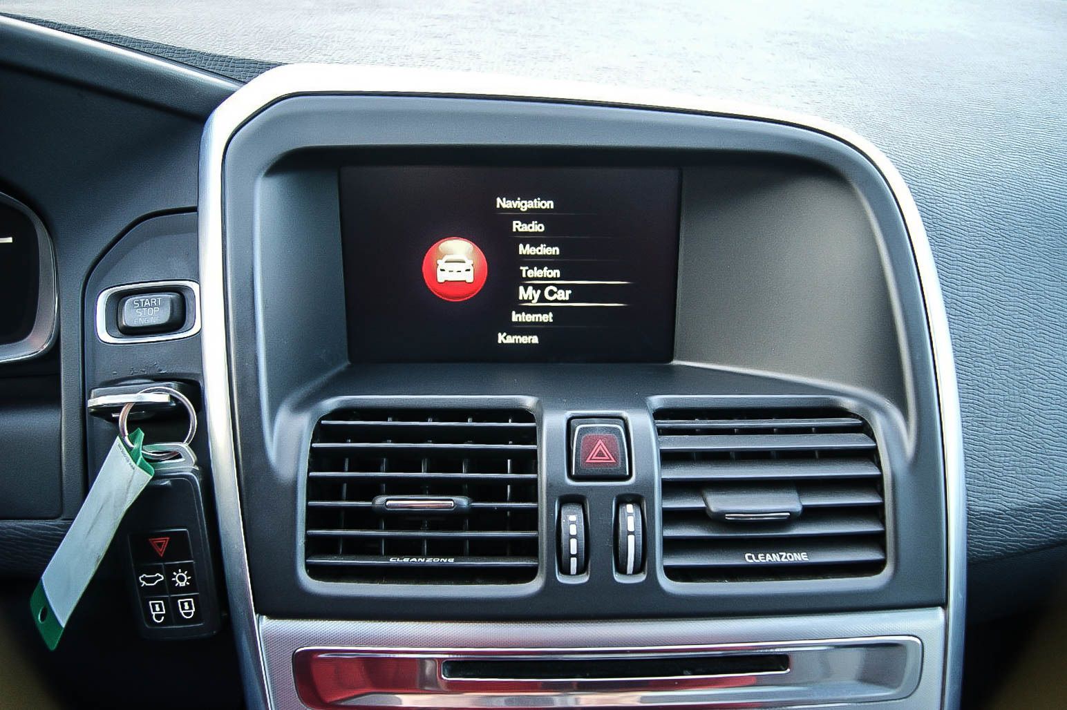 Fahrzeugabbildung Volvo XC60 D5 24 Summum AWD PANO STANDHZG KAMERA LEDER