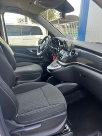 Mercedes V 220 - 12