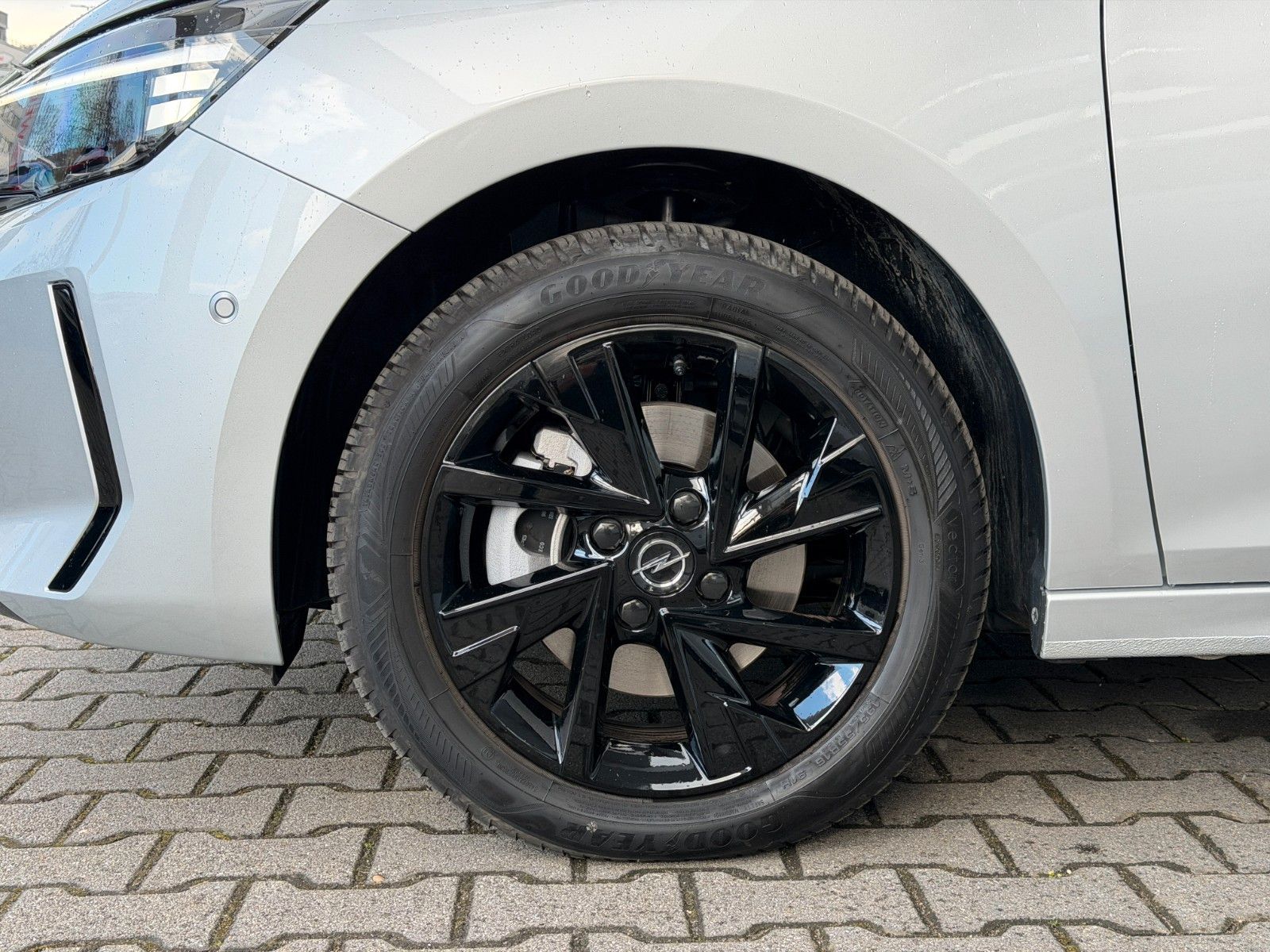 Fahrzeugabbildung Opel Corsa F 1.2 Turbo GS KlimaA,LED,Navi,SHZ,ACC,PDC