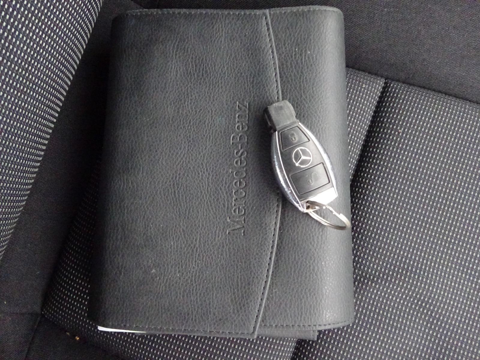 Mercedes-Benz C200 2013 — photo 13