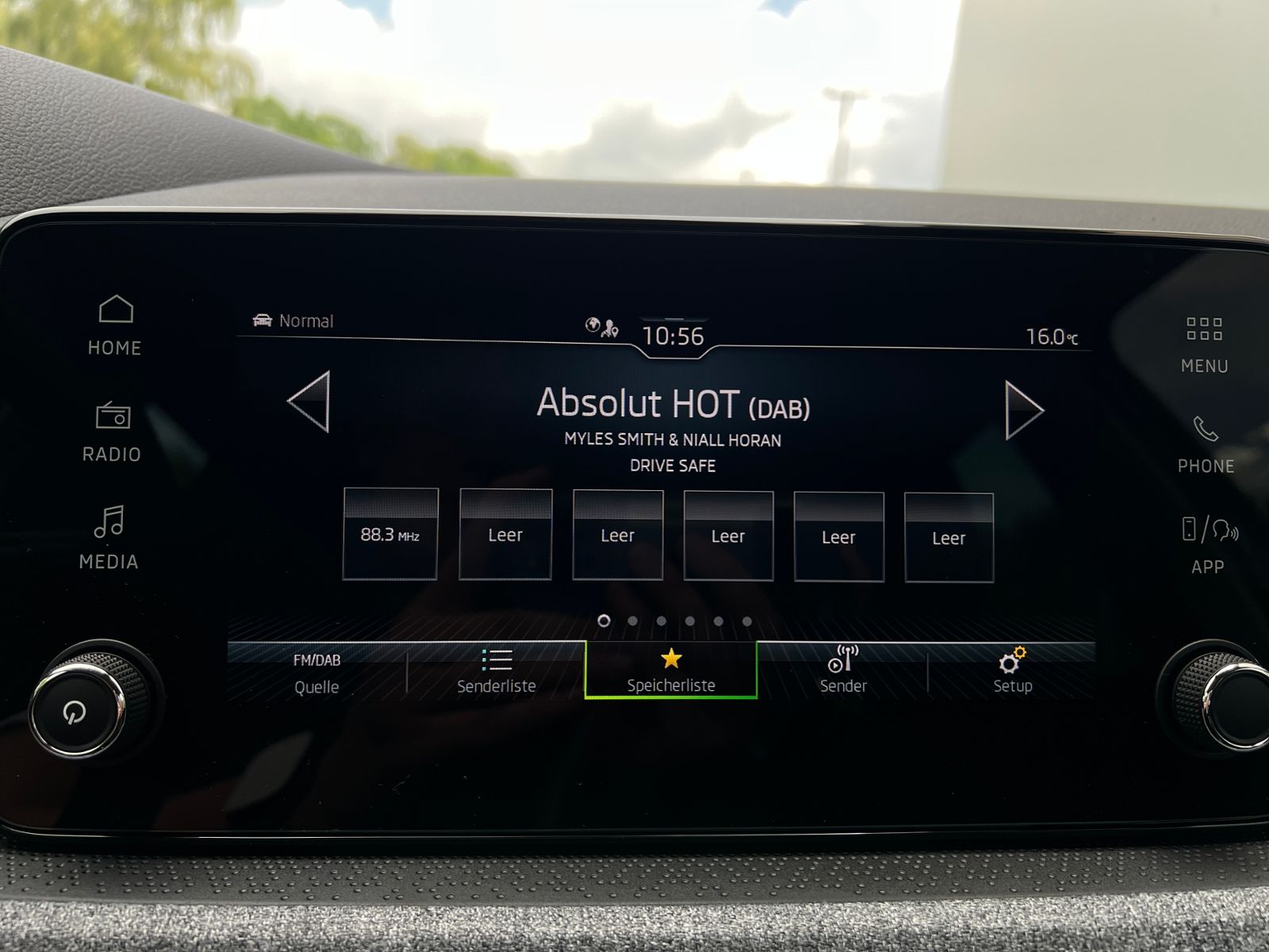Fahrzeugabbildung SKODA Kamiq Balance 1.0 TSI DSG *Black Style,AHK,Matri