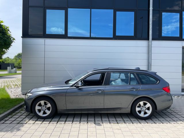 BMW 320d Touring Aut. Leder/Navi/Panorama/PDC