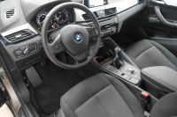 BMW X1 18 i *NAVI/SHZ/START-STOP/PDC*