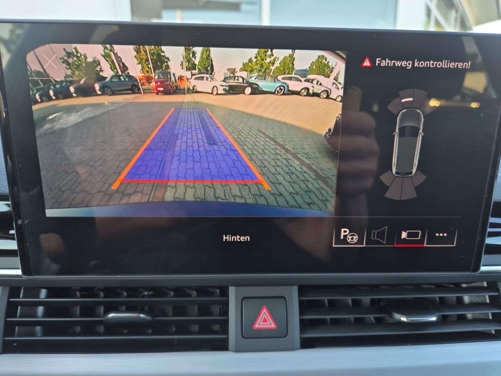 Fahrzeugabbildung Audi A4 Avant 40 TDI quattro S-line S-tronic Matrix A