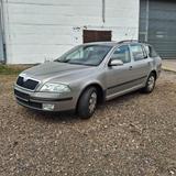 Skoda Octavia Combi 1.6 Ambiente Ambiente - Skoda Octavia aus 2006: Ambiente