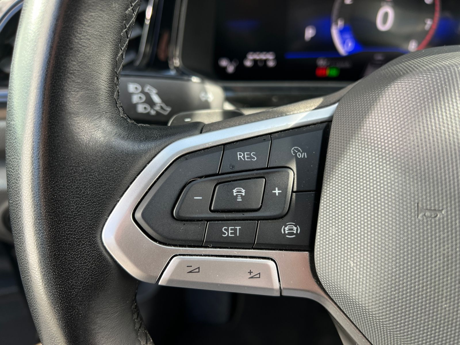 Fahrzeugabbildung Volkswagen T-Roc Cabriolet Style 1.5 TSI DSG *AHK, LED, Bla