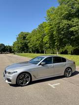 BMW M550d xDrive A - - BMW M550 mit Diesel-Antrieb: Limousine