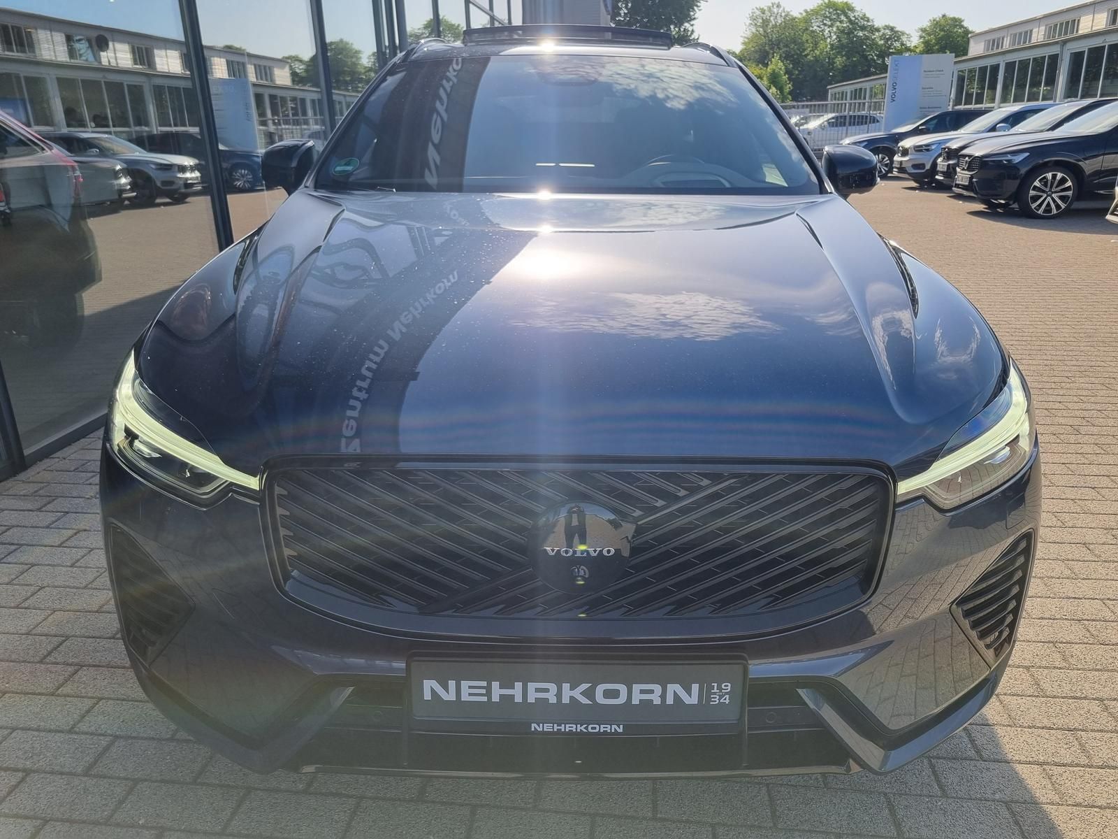 Fahrzeugabbildung Volvo XC60 T8 Ultra Black Ed. 'Massage, Luftfahrwerk'