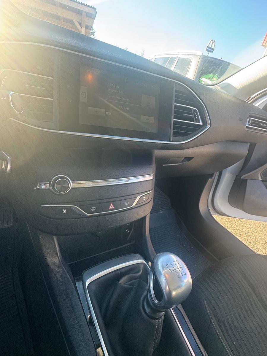Peugeot 308 2014 — photo 7