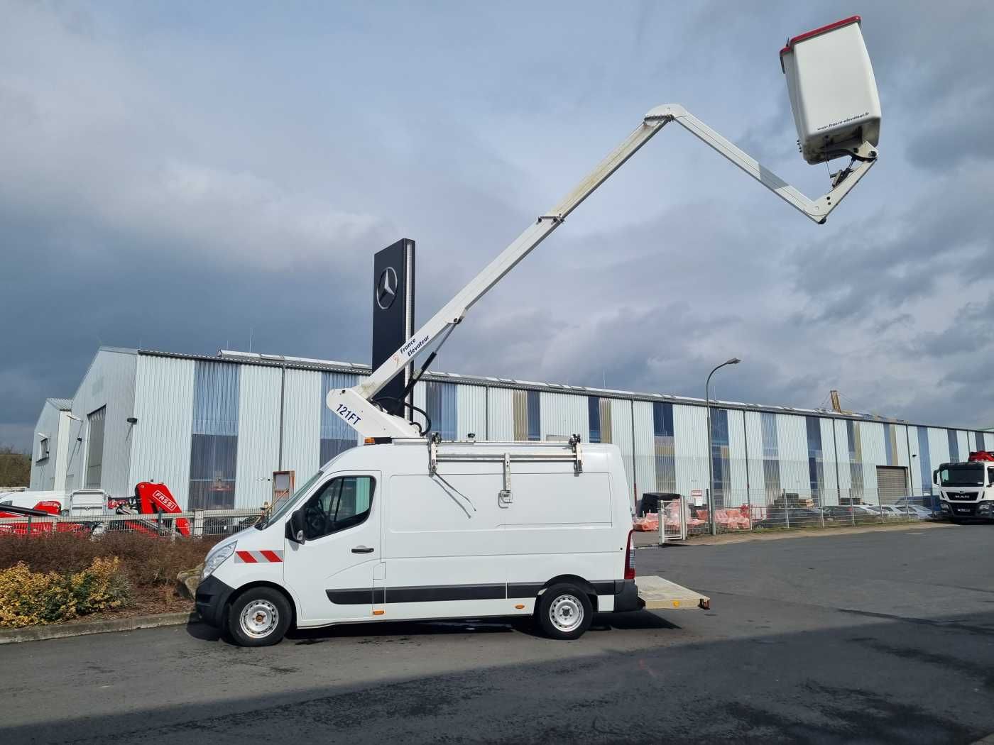 Fahrzeugabbildung Renault Master 2.3 dCi / France Elevateur 121FT, 12m