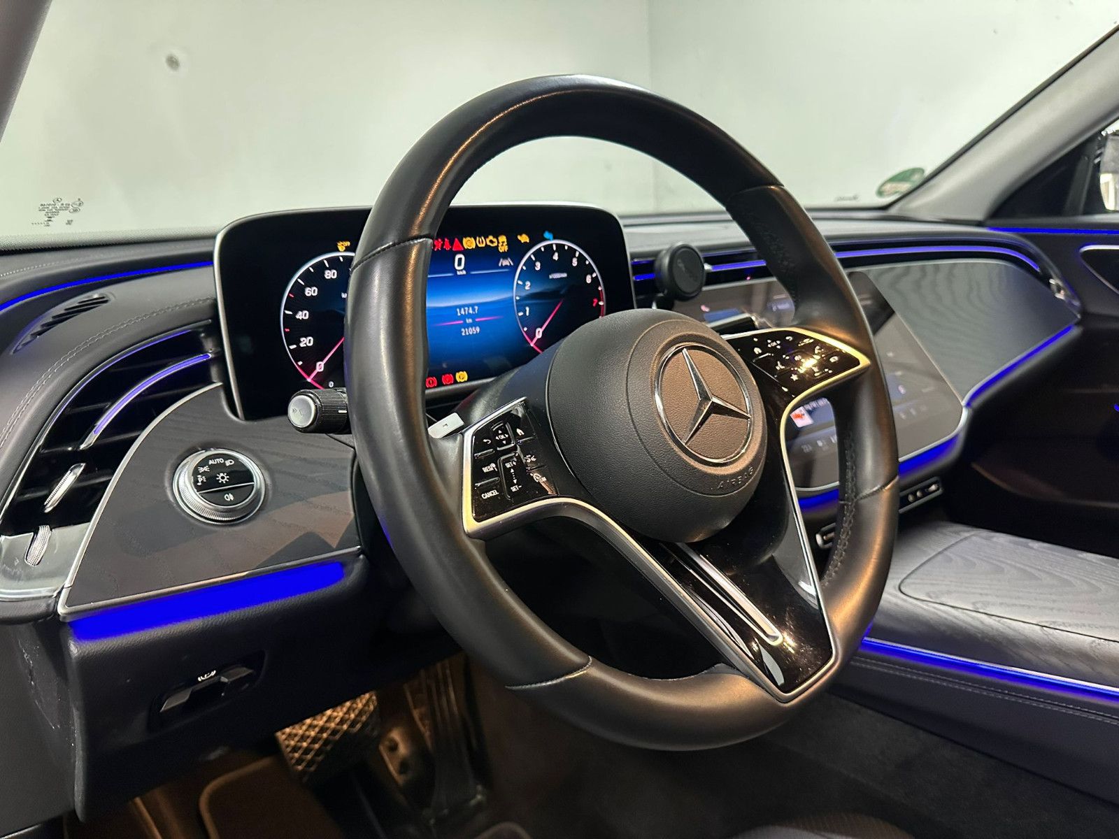 Fahrzeugabbildung Mercedes-Benz E 450 4MATIC T All-Terrain Autom. *AHK*AMBIENTE*