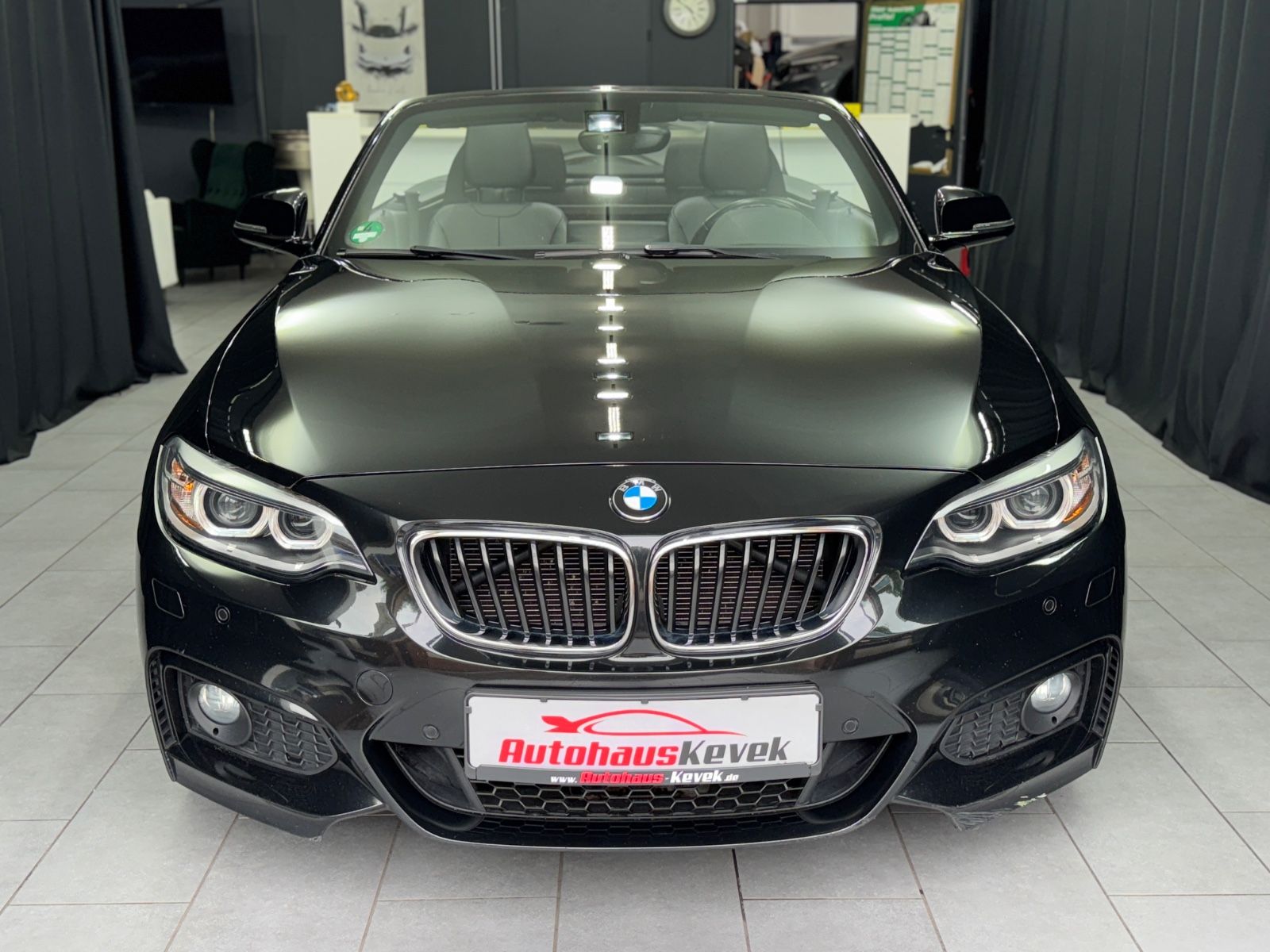 Fahrzeugabbildung BMW 220d Cabrio M Sport|LEDER|NAVI|AUTOMATIK|AHK|