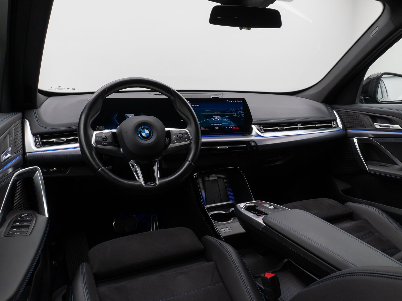 Fahrzeugabbildung BMW iX1 xD30 M Sport Kamera DAB Komfort Fernlichtass