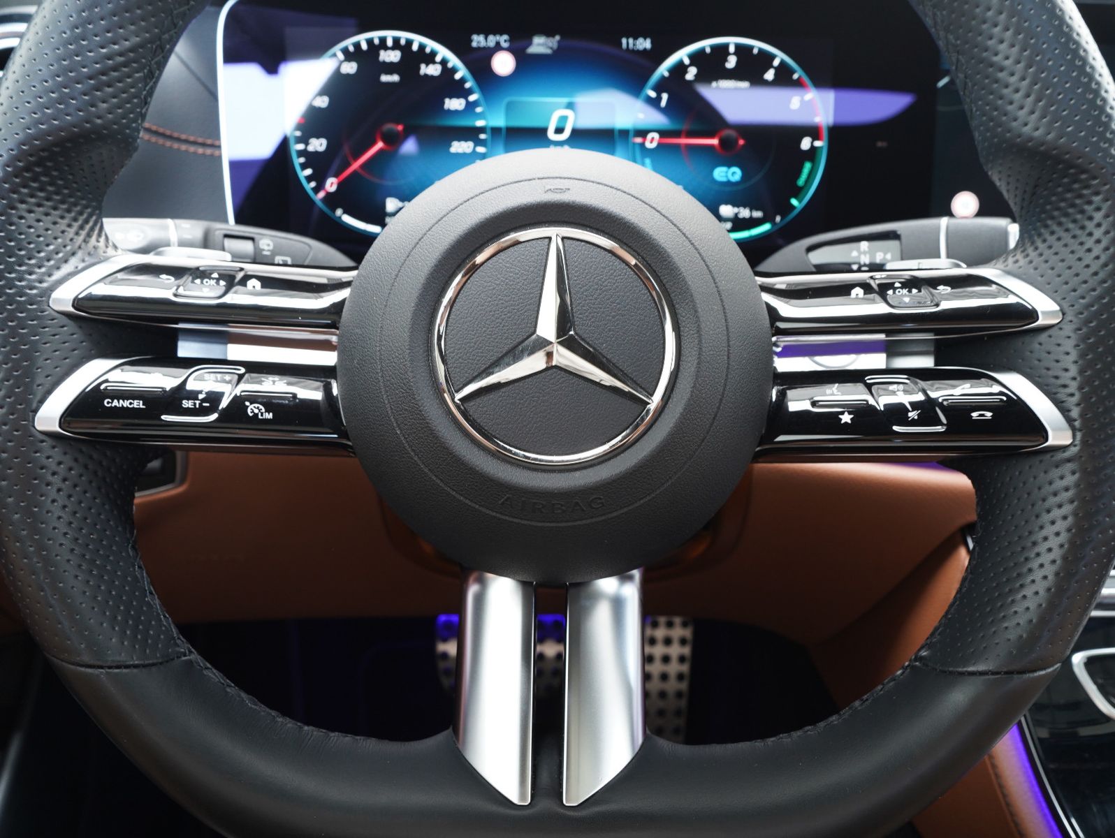 Fahrzeugabbildung Mercedes-Benz E 300 de T 4Matic AMG Line DISTRONIC/PANORAMA