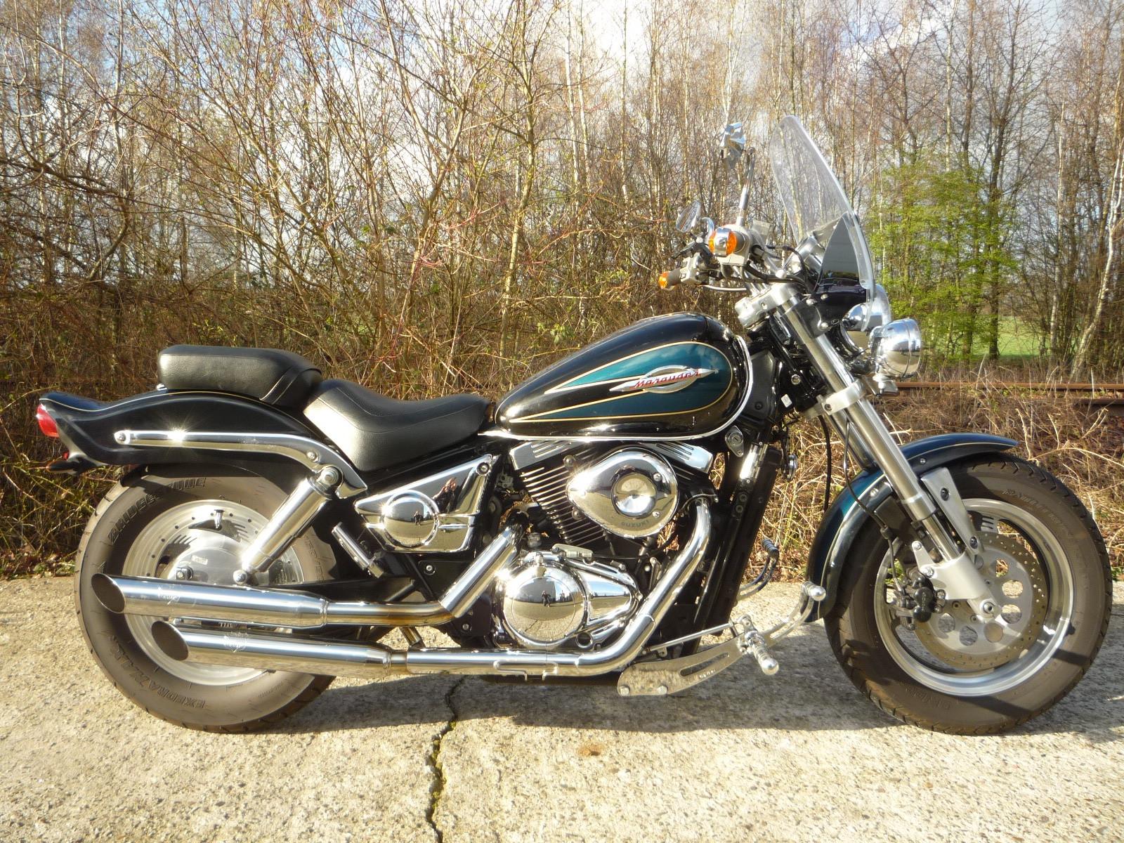 Suzuki VZ 800 Marauder sehr viel Zubehör Auspuff Topzu.