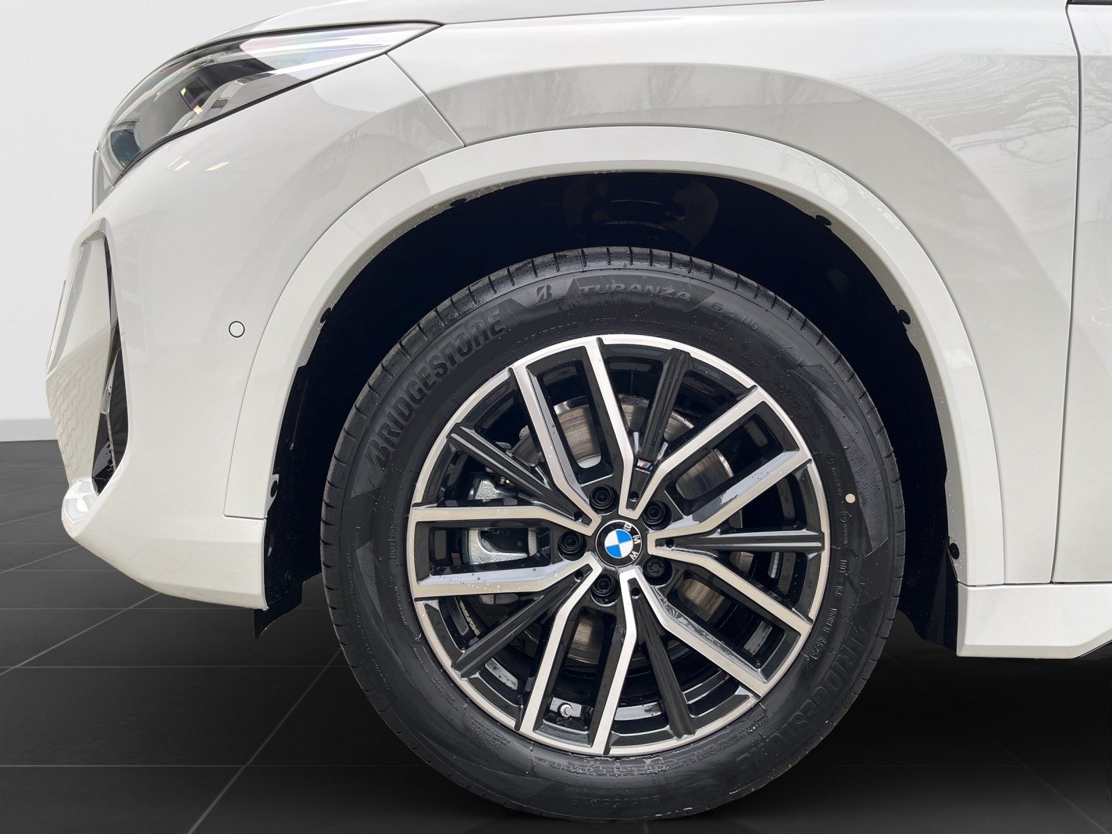 BMW iX1 - Bild 8