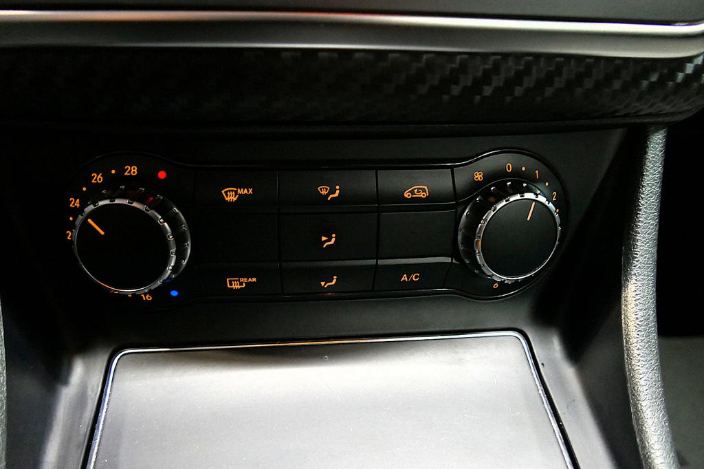 Mercedes-Benz GLA 180