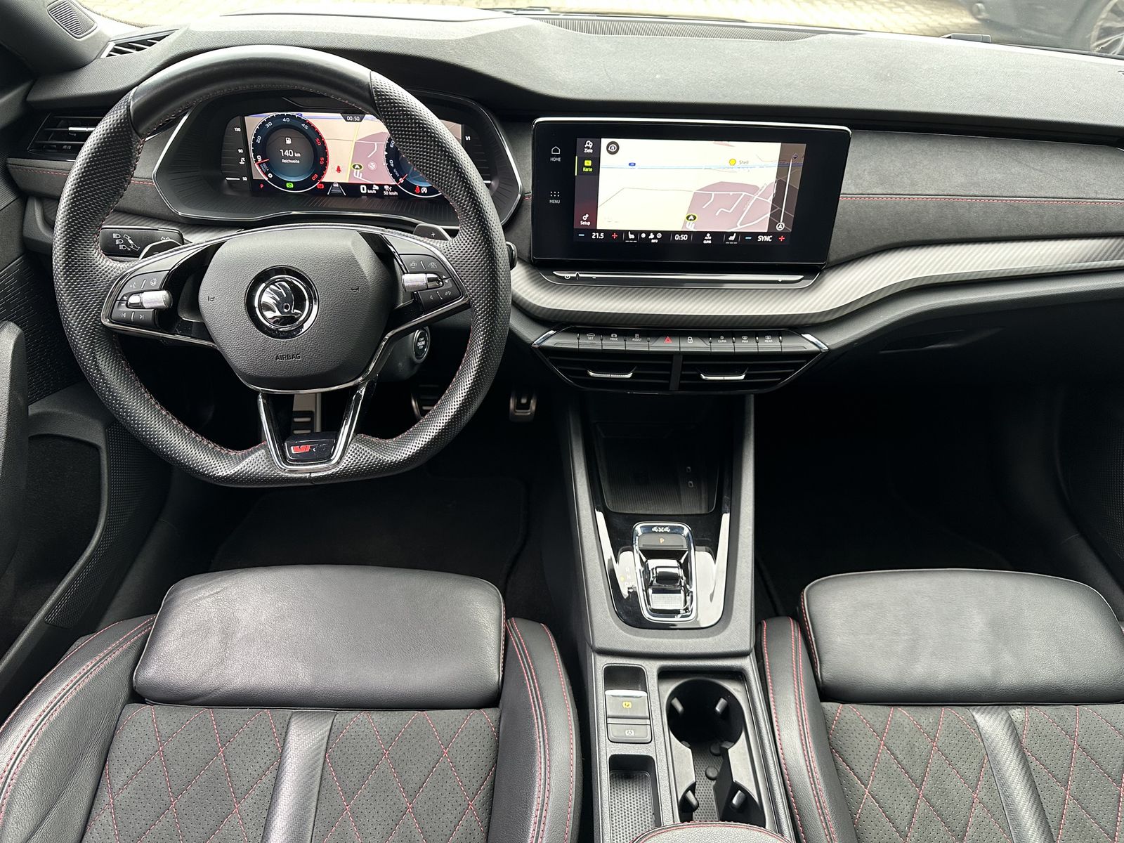Fahrzeugabbildung SKODA Octavia Combi 2.0 TDI DSG 4x4 RS NAV+LED+ACC+AHK
