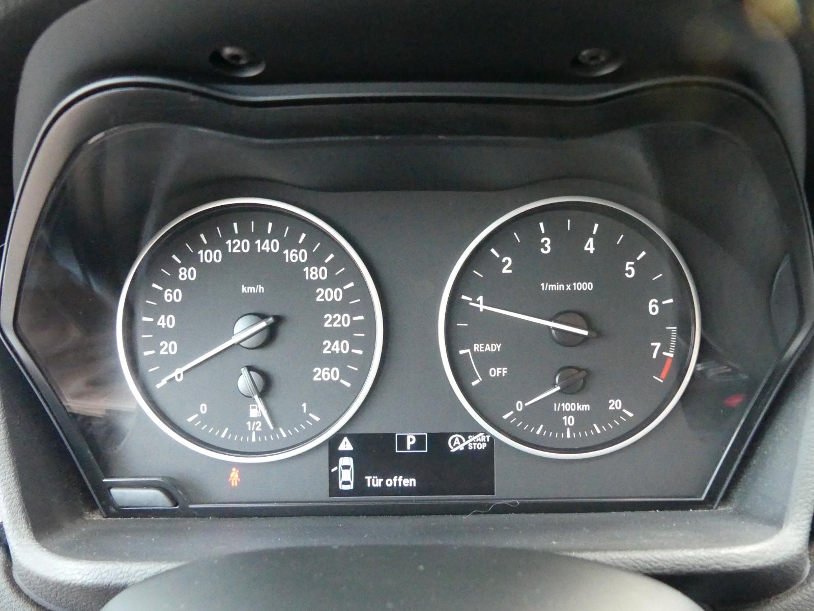 BMW X1 sDrive 18 i Advantage*Navi*Sitzhzg.*Panorama