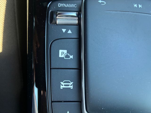 Fahrzeugabbildung Mercedes-Benz A 180 Limousine >NAV/LED/KAM/PDC/SHZ<