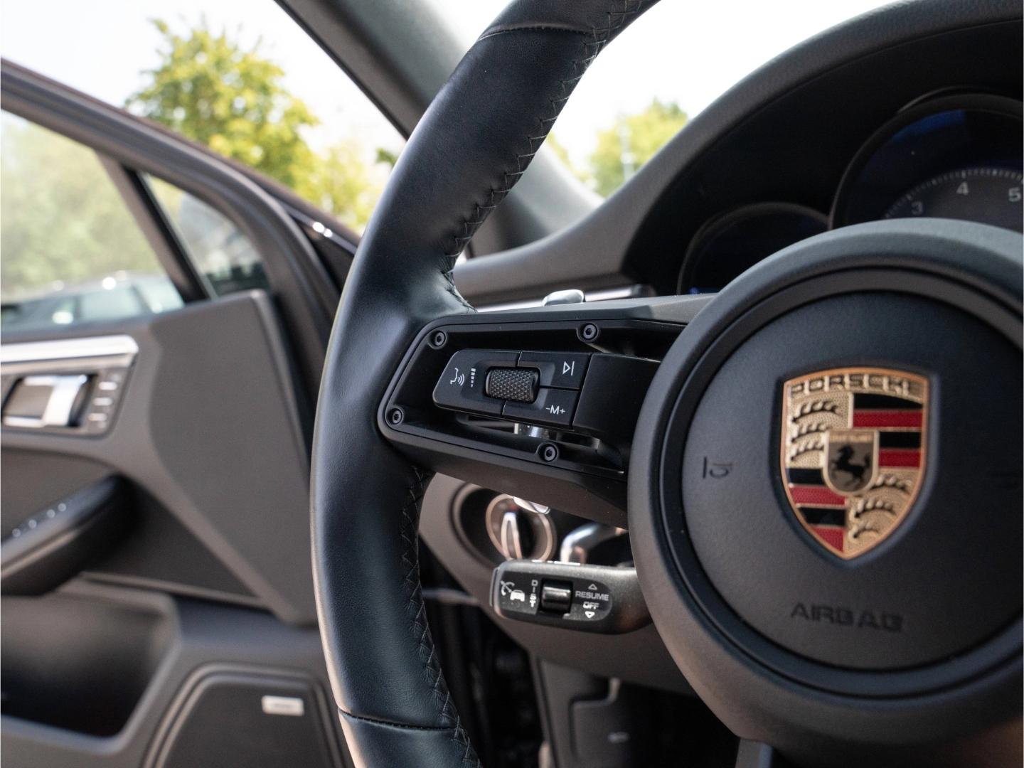 Porsche Macan S AHK Abstandsregeltempostat 21'' BOSE