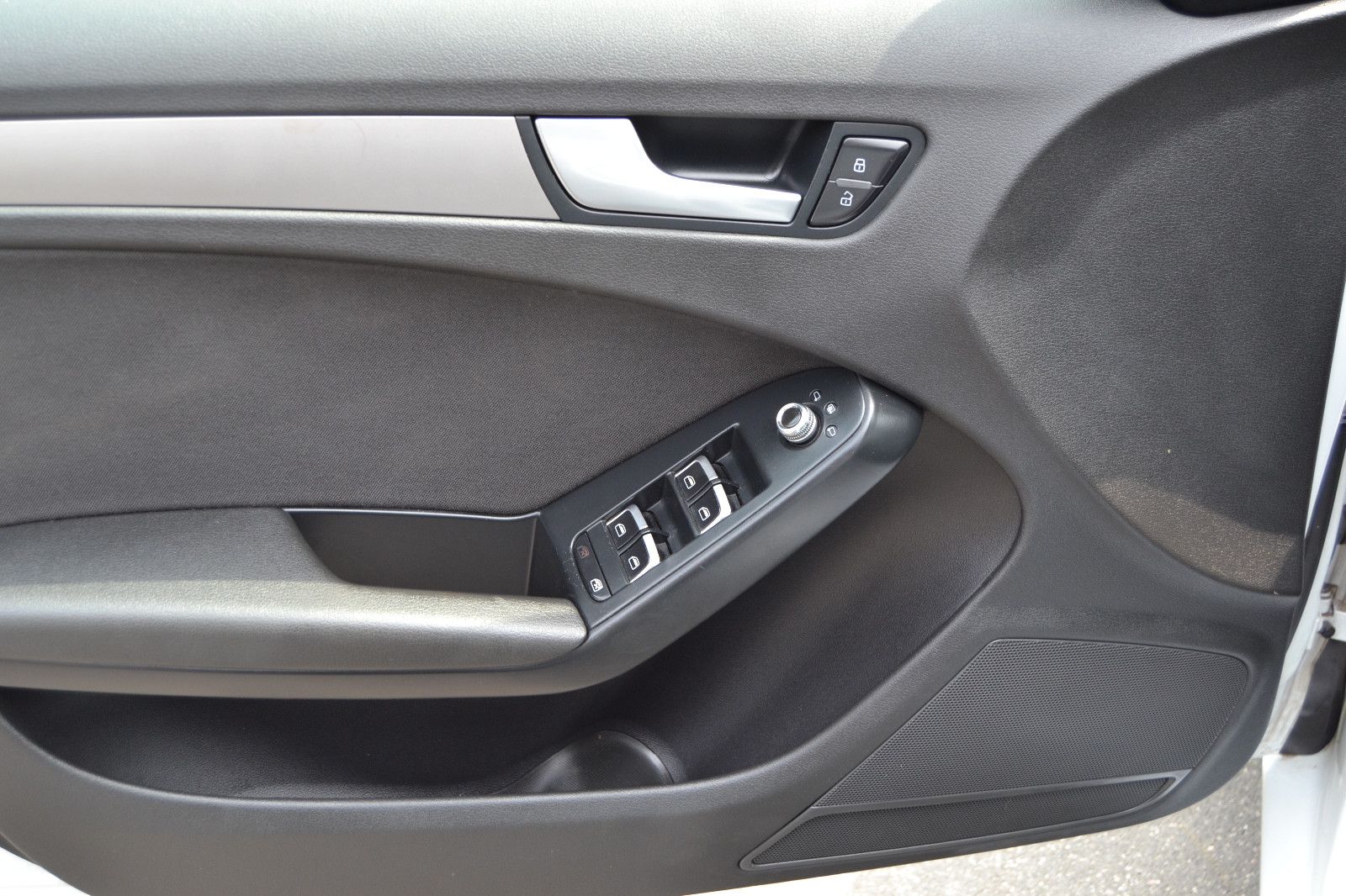 Fahrzeugabbildung Audi A4 Avant Ambiente/Navigation/Tempomat/PDC/