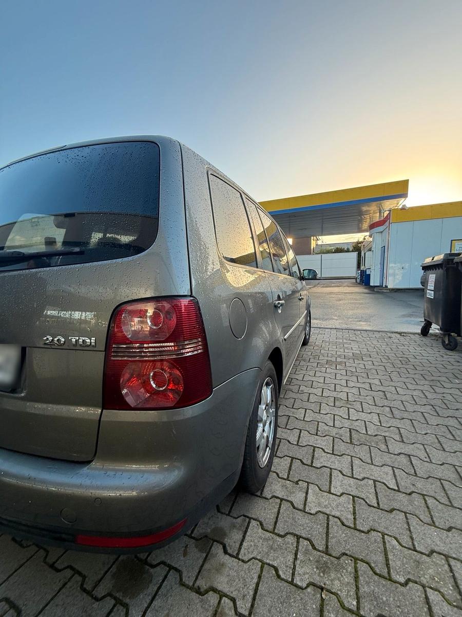 Volkswagen Touran 2009 — photo 7