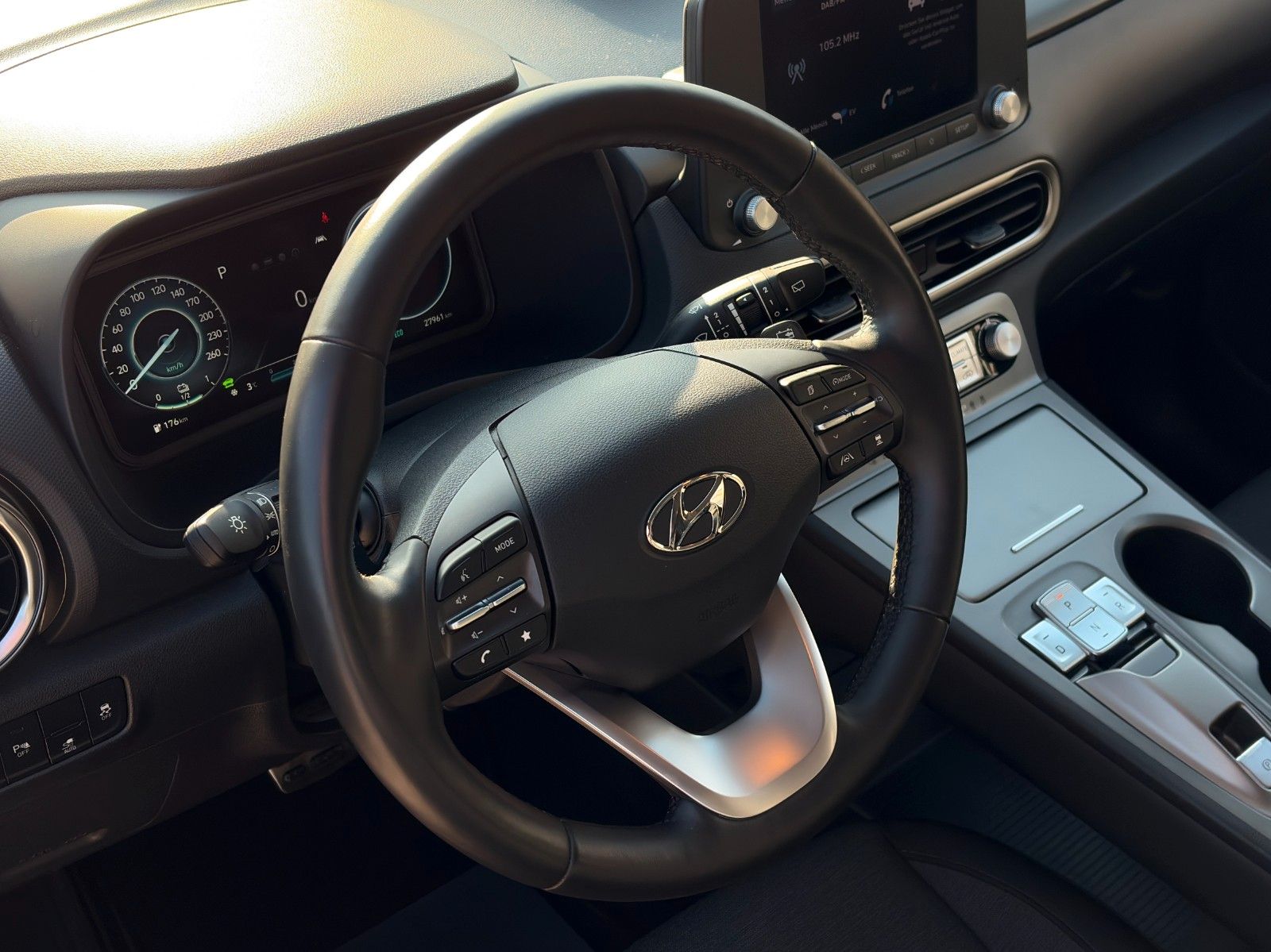 Fahrzeugabbildung Hyundai Kona Select Elektro ACC LKAS PDC CAM SHZ CarPlay