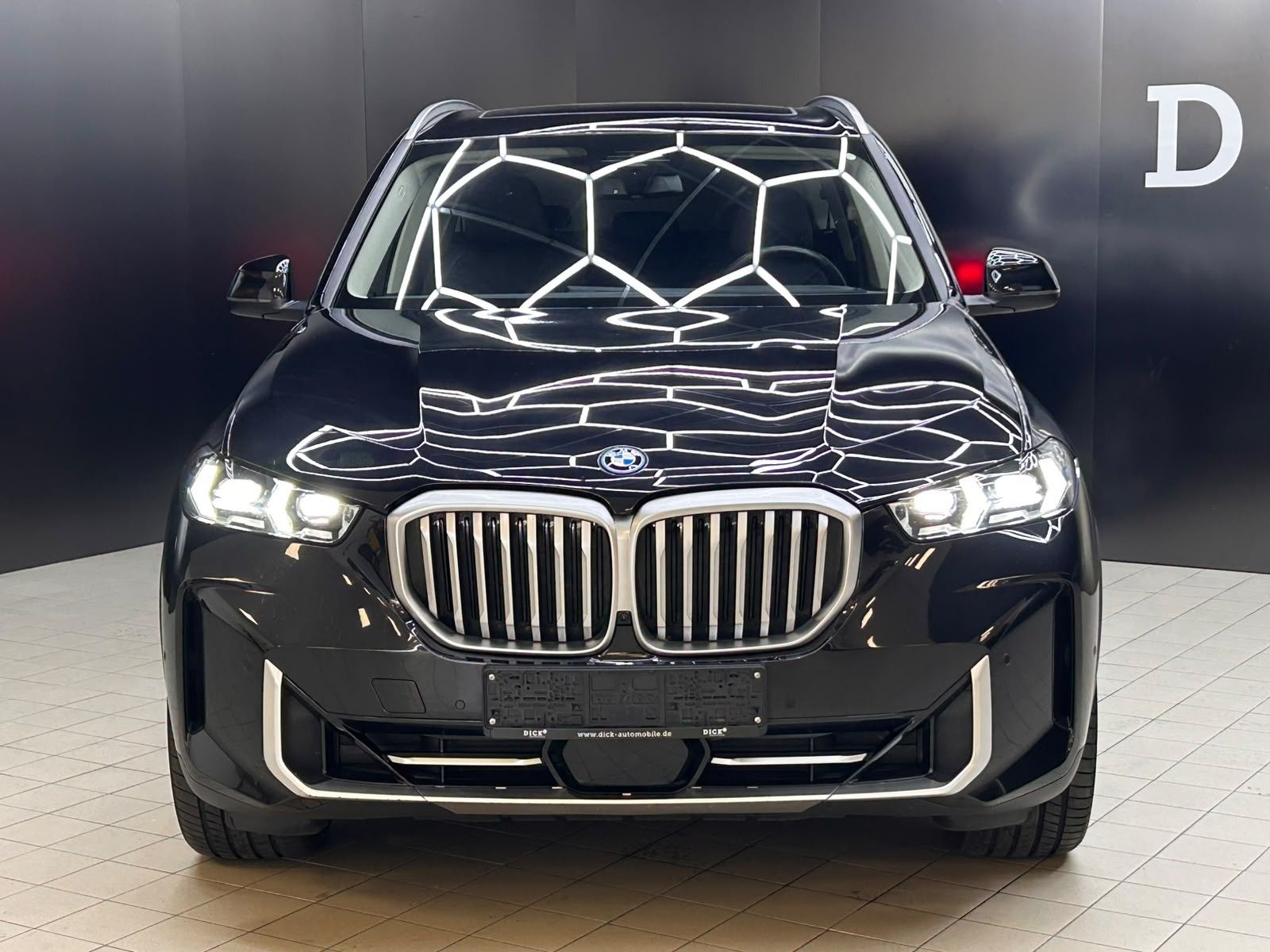 Fahrzeugabbildung BMW X5 50 e xDr PANO+MEMO+LUFT+LED+HEAD+H&K+AHK+360+