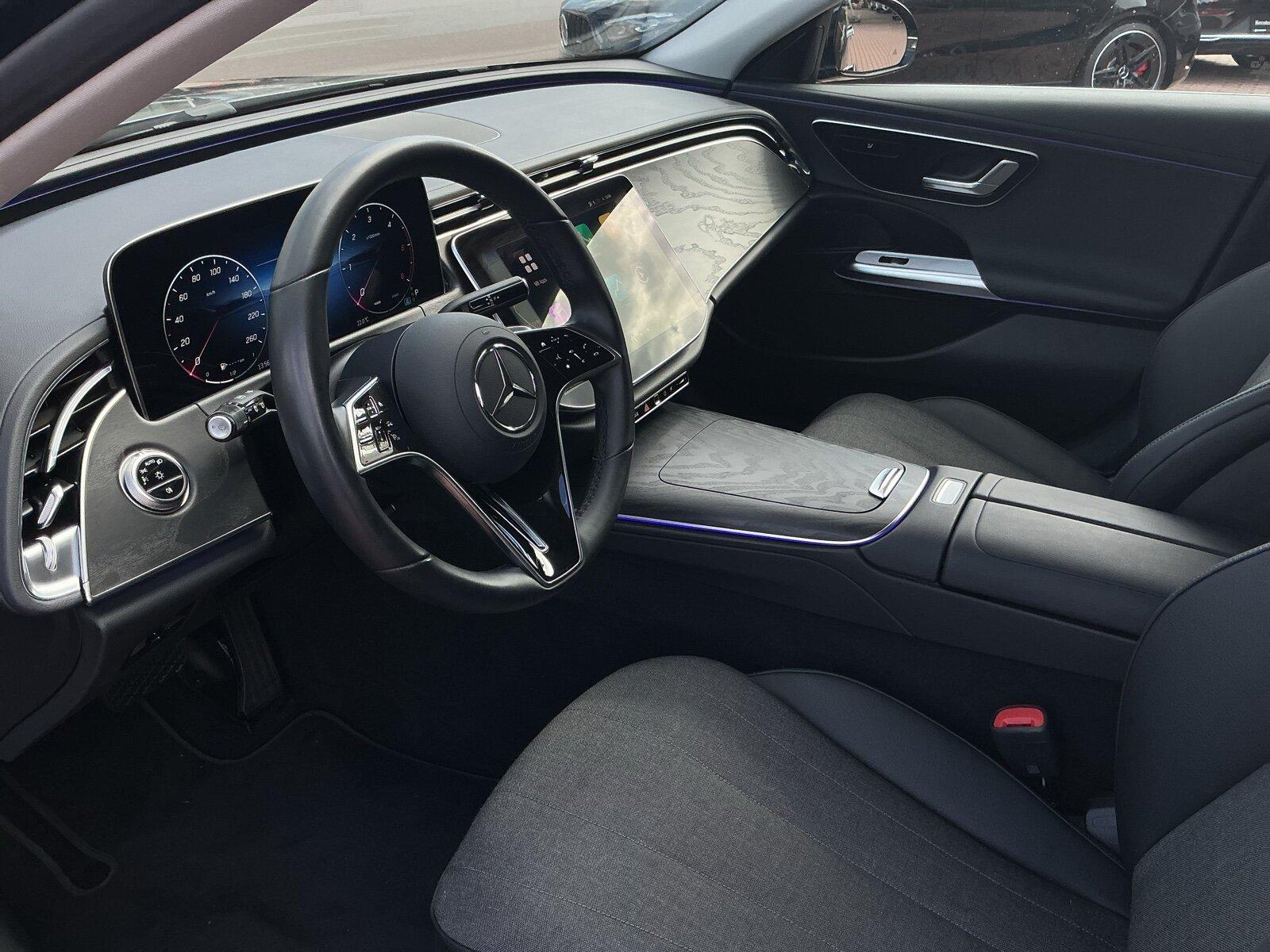 Mercedes-Benz E 220 d T AVANTGARDE RüCam Distro AHK LED Totwin