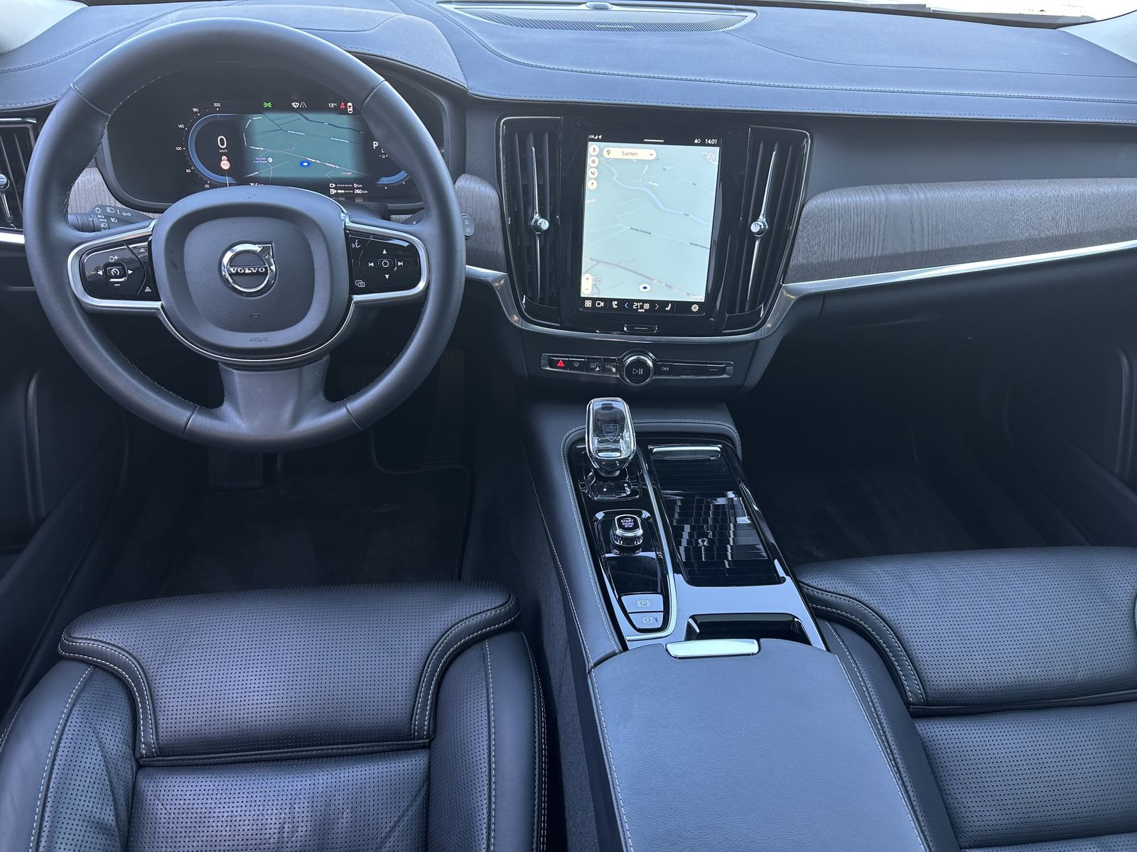 Fahrzeugabbildung Volvo V90 T6 Plus Bright Hybrid AWD NAV+LED+AHK+PANO