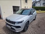 Jeep Compass 1.3l T4-PHEV 177kW S Automatik 4WD S - silberne Jeep Compass