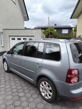 Volkswagen Touran 2.0 TDI Highline, Grau Metallic - mit Diesel-Antrieb: Grau, Metallic