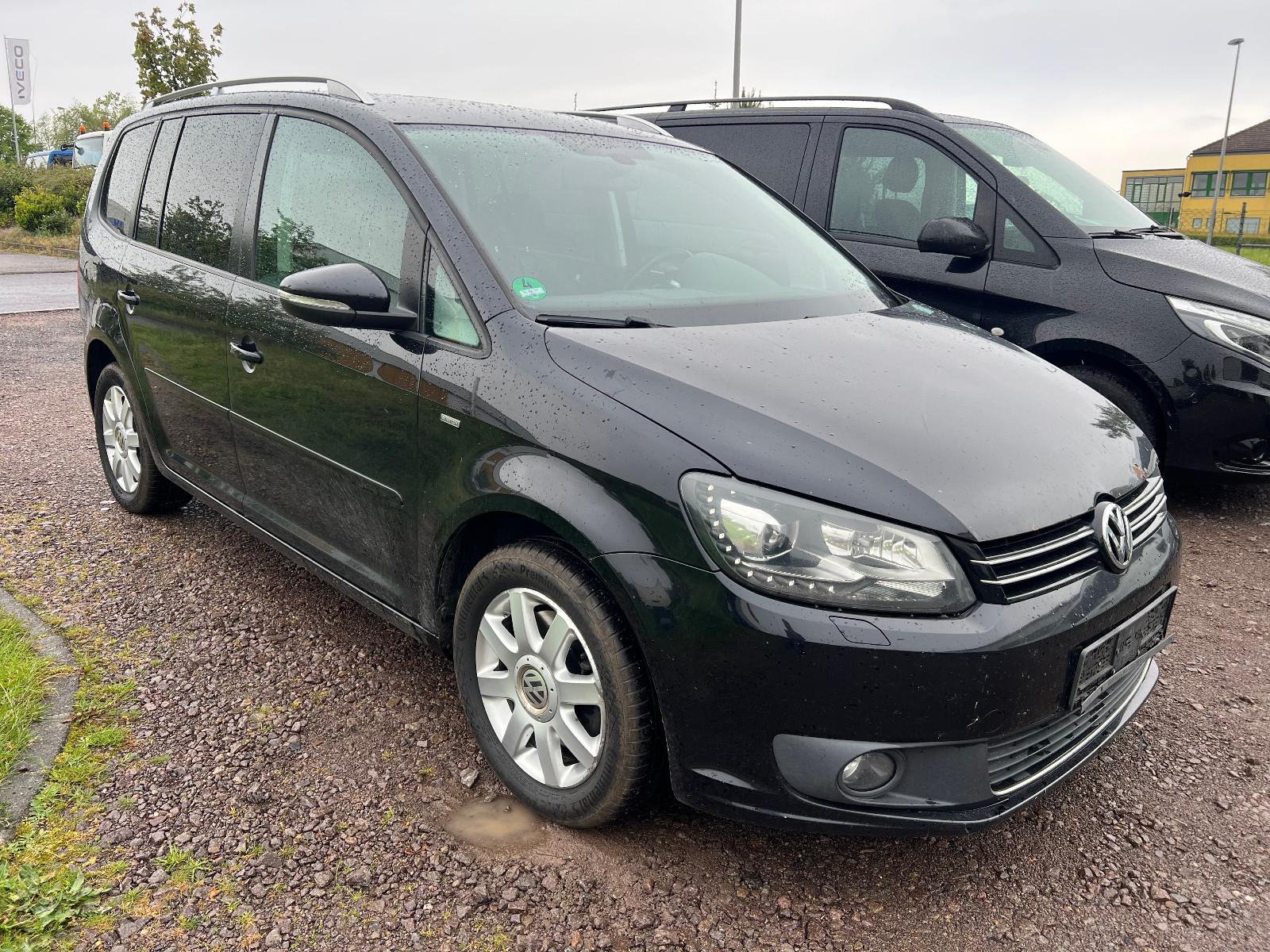 Volkswagen Touran Match*7SITZ*STANDH*XENON*AHK*KLIMA*SITZH*
