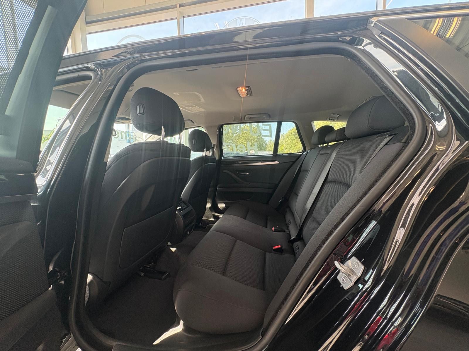 Fahrzeugabbildung BMW 518 Touring/E-Sitze/Navi/PDC/Xenon
