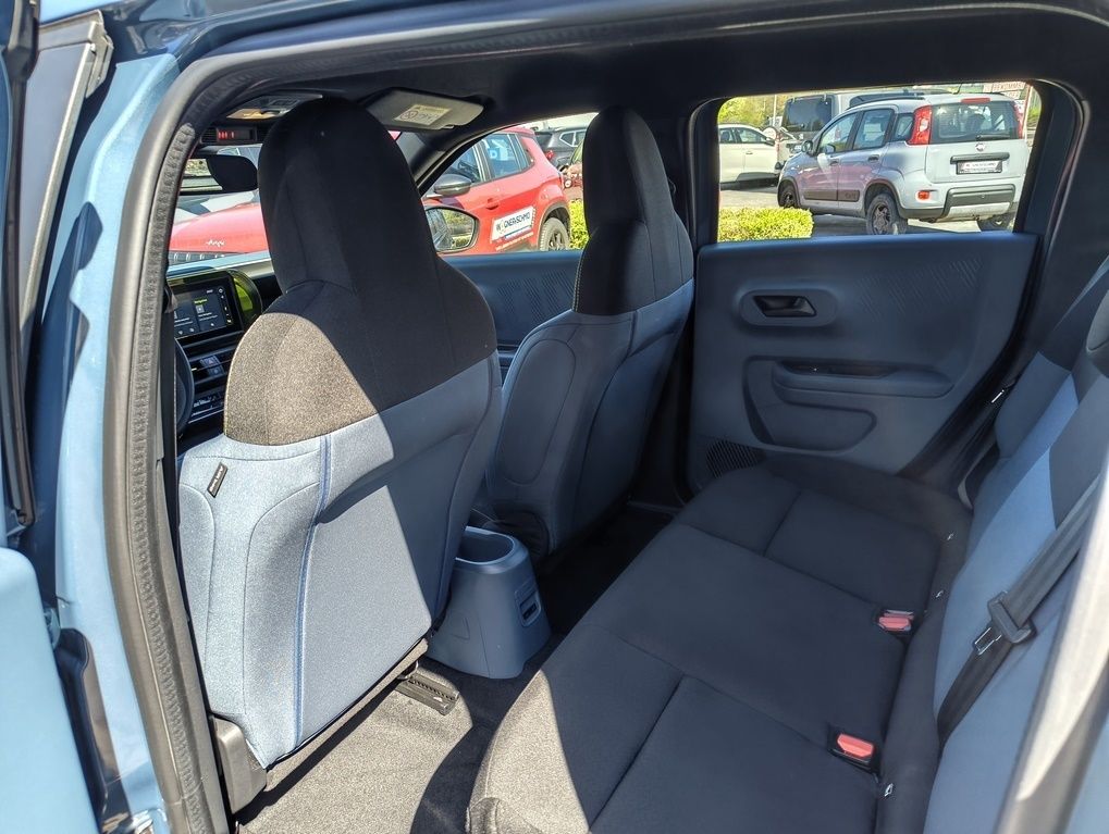 Fahrzeugabbildung Fiat Grande Panda ICON Hybrid 1.2 eDCT