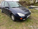 Ford Focus 1.6 Trend Automatik  - Ford Focus aus 2000: 1.6