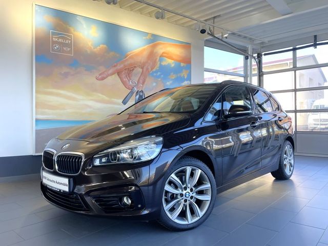 BMW 220i Active Tourer Sport Line LED+KAM+PANO+LEDER