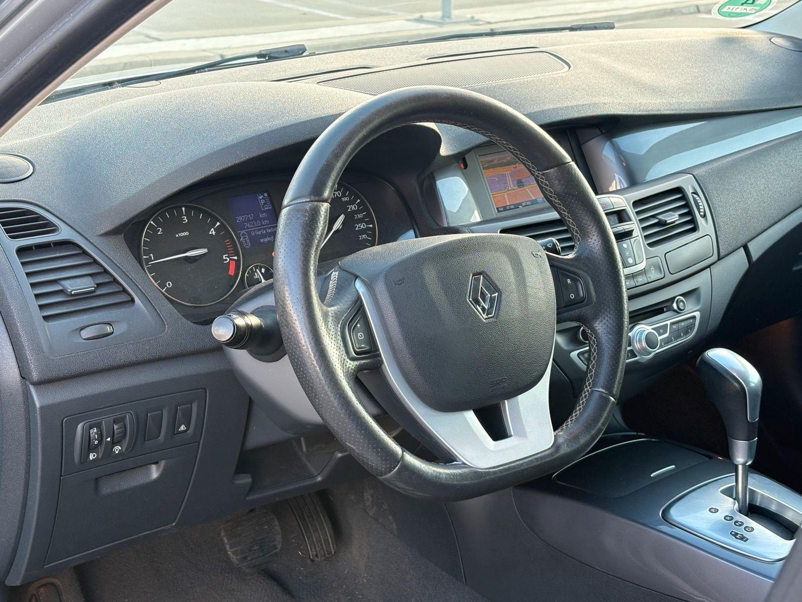 Renault Laguna 2010 — photo 5