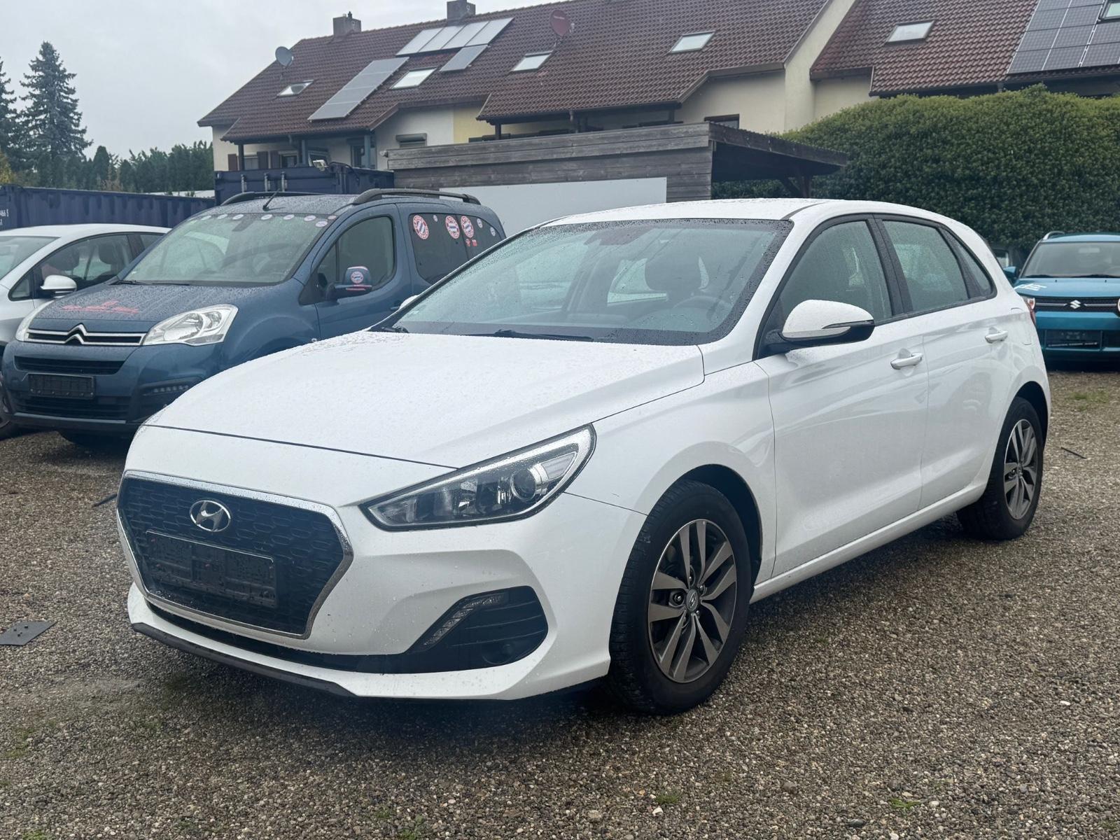 Hyundai i30 Trend ~Navi~Klimaautomatik~WENIG KM~