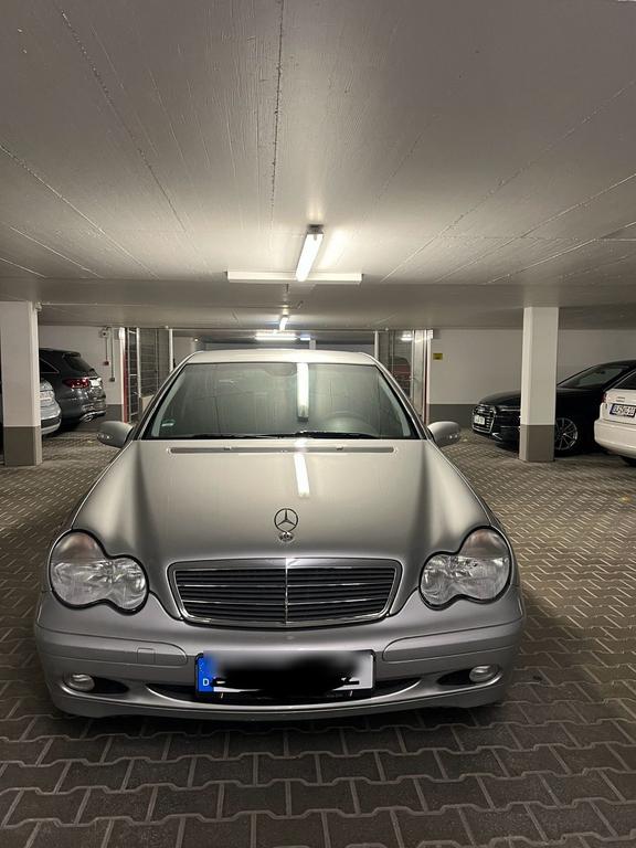 Mercedes-Benz C 180