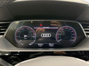 Audi Q8 e-tron - 8