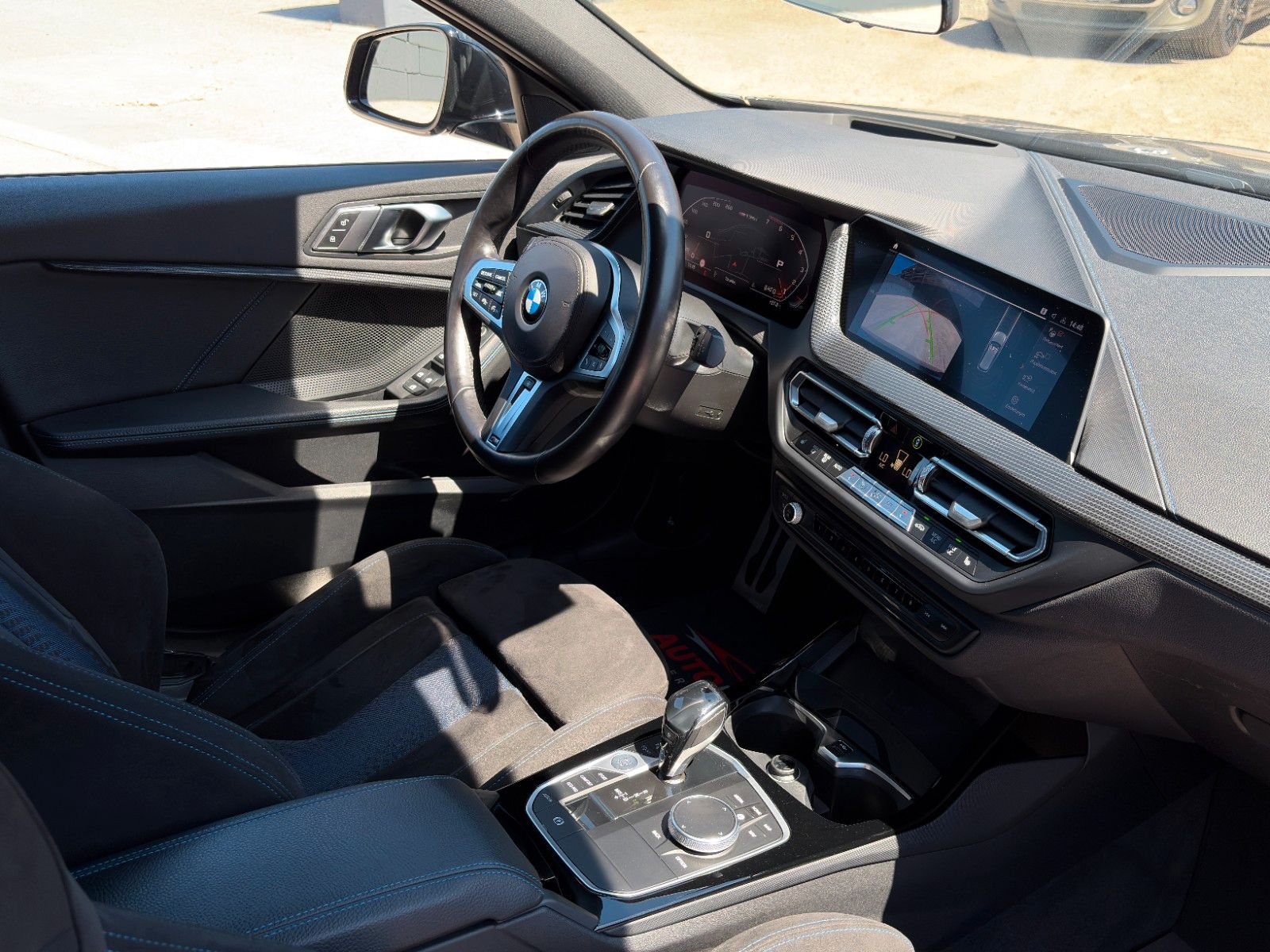 Fahrzeugabbildung BMW M135i xDrive Shadow Alcantara KZG CAM HiFi HuD